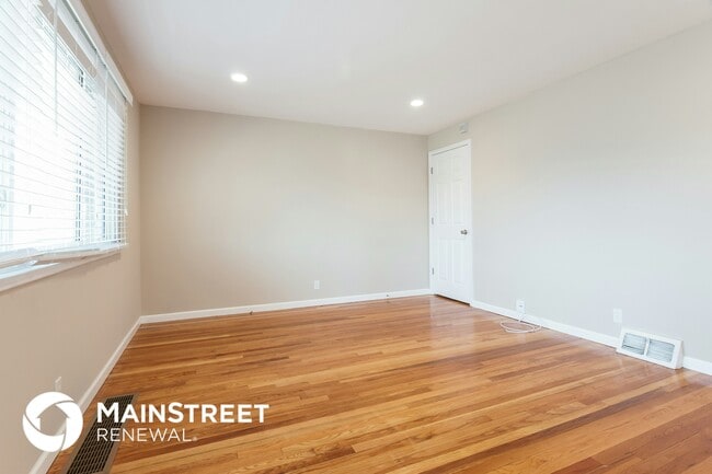 Photo - 10401 Trask Dr