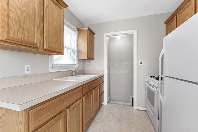 Photo - 1778 Warwick Ave
