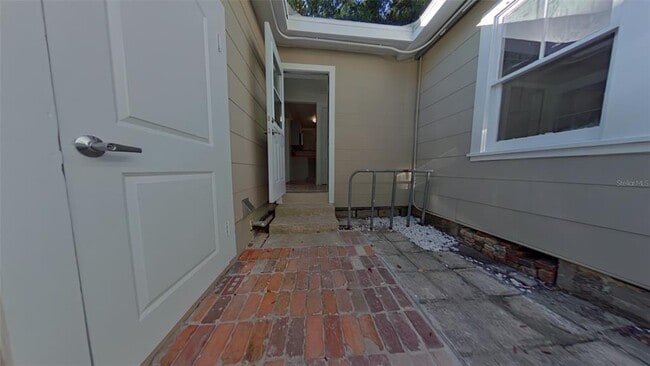 Building Photo - 321 NW 15th Terrace