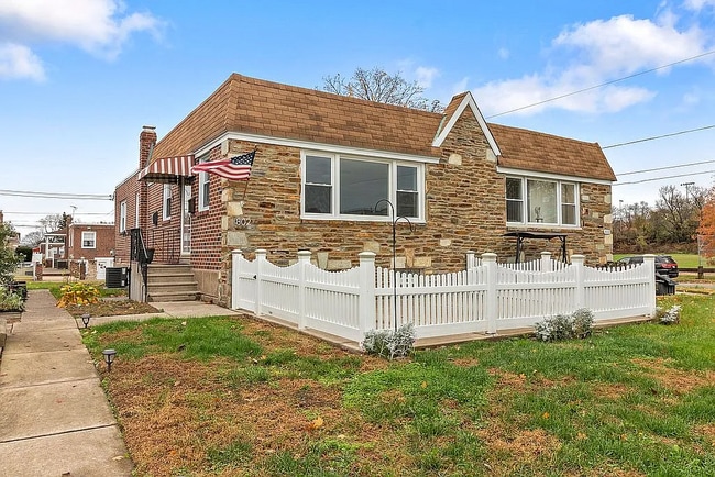 Building Photo - 802 Loney St