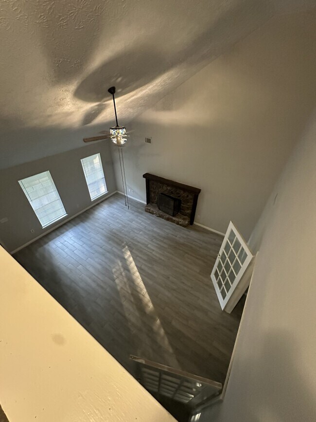 Photo - 8406 Red Cedar Way