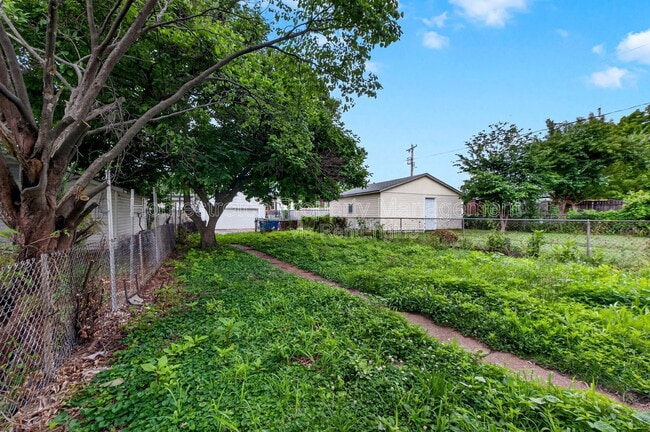 Photo - 4446 Itaska St