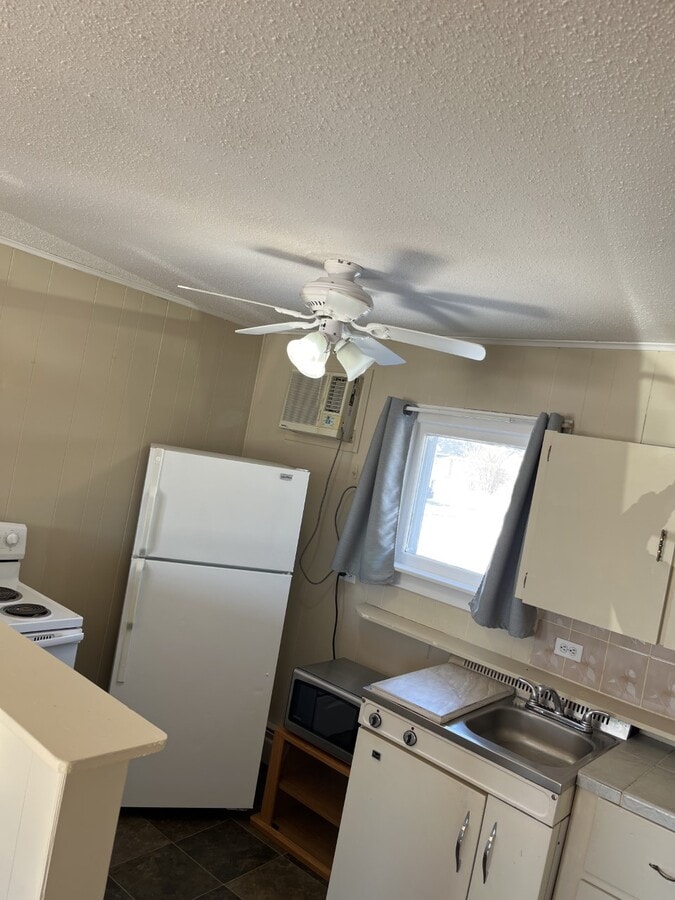 Photo - 115-115 Bayview Dr