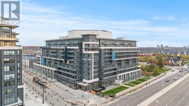 Photo - 395 Dundas St W Unit 523