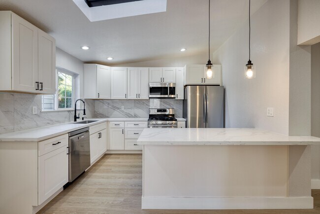 Photo - 2915 Filbert St