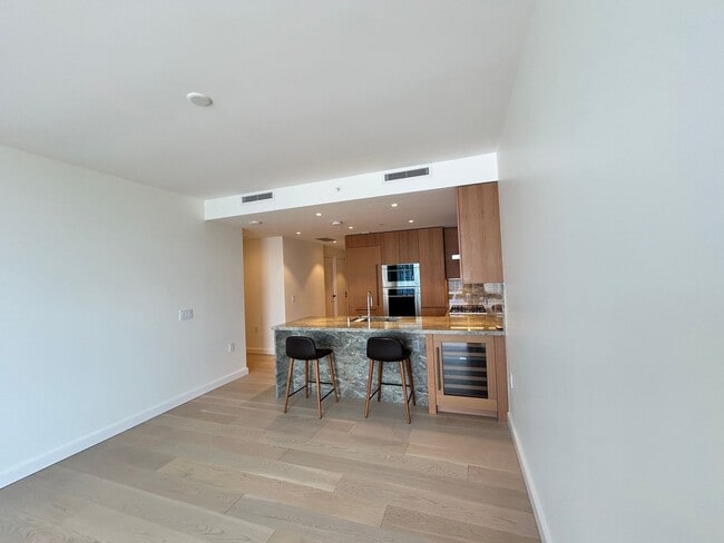 Photo - Luxury 1-Bedroom Kakaako Apartment