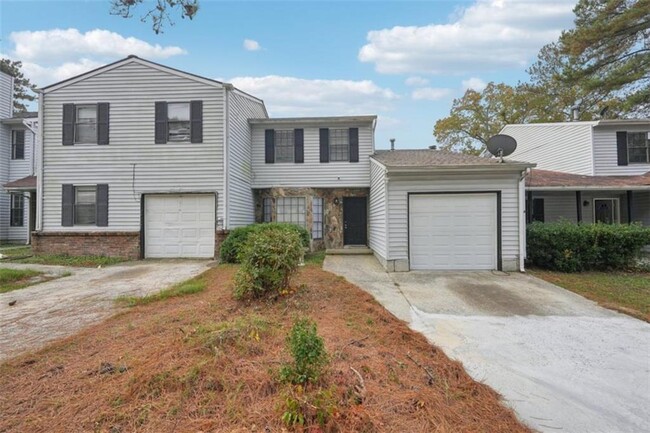 Photo - 703 Pine Tree Trail Townhome