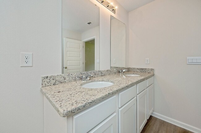 Home in Redstone Commons - Home in Redstone Commons