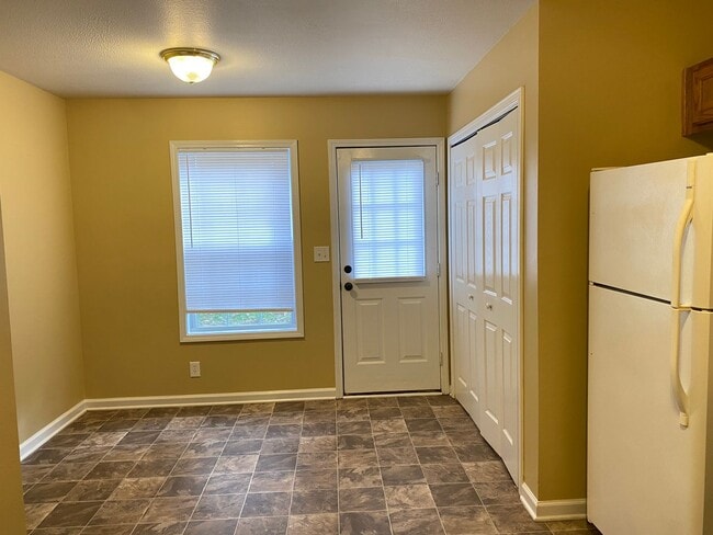 Photo - 803 Golf View Pl Unit C