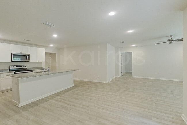 Photo - 317 Monarch Ln