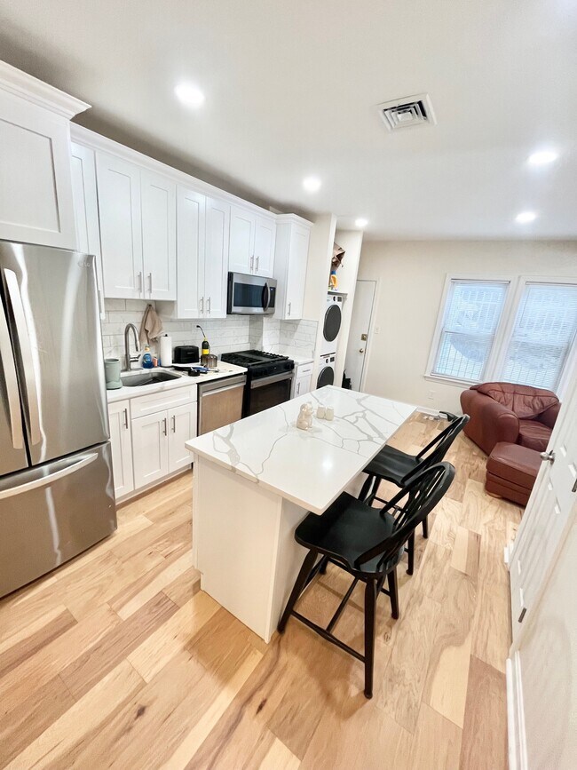 Photo - 162 Centre St Unidad 1