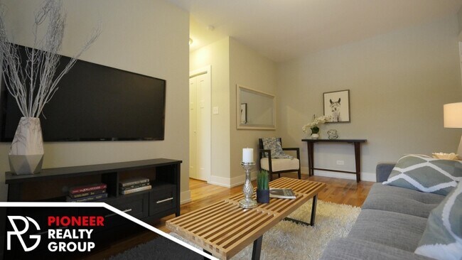 2907 N Mildred Ave Unit 3