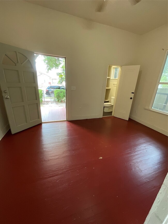 Photo - 6737 Ave E