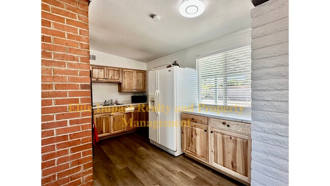 Photo - 917 W Illinois St