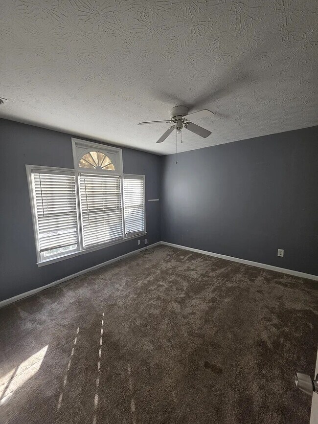 Building Photo - Room in Townhome on Carla Pl