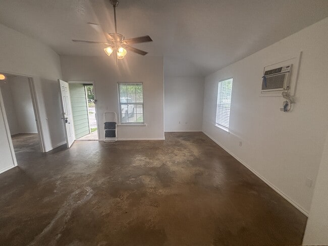 201 Ruel St