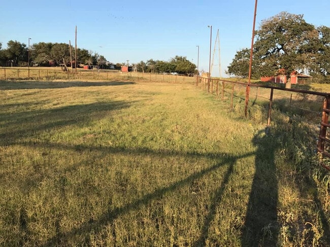Building Photo - 2/2 on 9 acres horse property