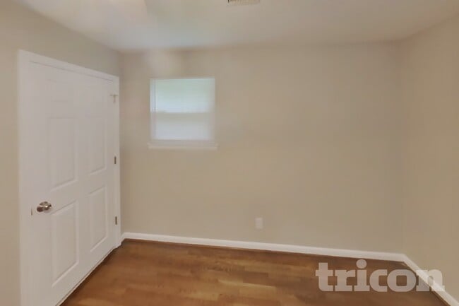 Photo - 3814 Collier Rd