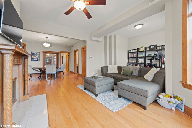 Photo - 2742 N Richmond St Unit Apartment #2