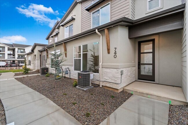 Photo - Brand New 3 Bed 2.5 Bath Townhouse With Many Amenities