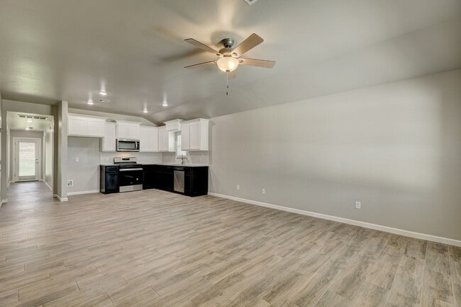 Photo - 721 League Cir