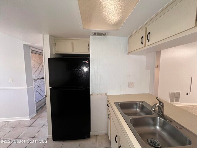 Photo - 1011 Clearmont St NE Unit 204-4