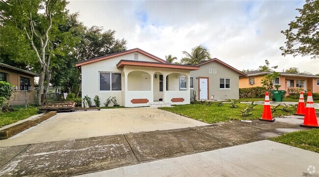 Building Photo - 1066 NW 112th St Unit 1066 Rental