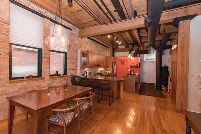 Photo - 1737 N Paulina St Unit 306