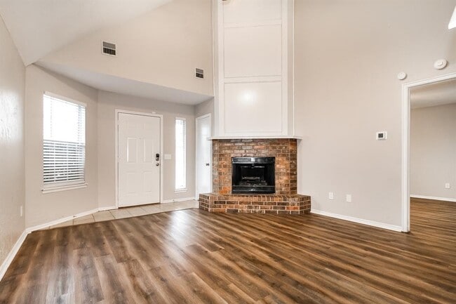 Photo - 2607 Lonnie Ln