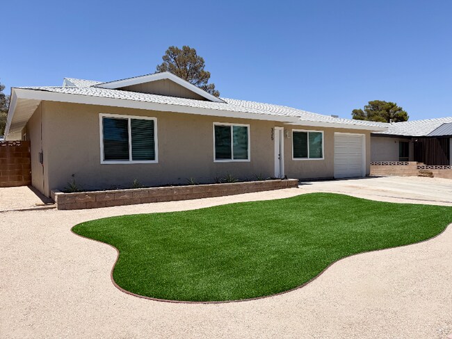 325 Dawn Ct