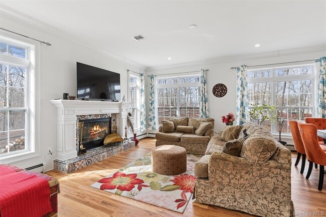 Photo - 16 Gateway Ct