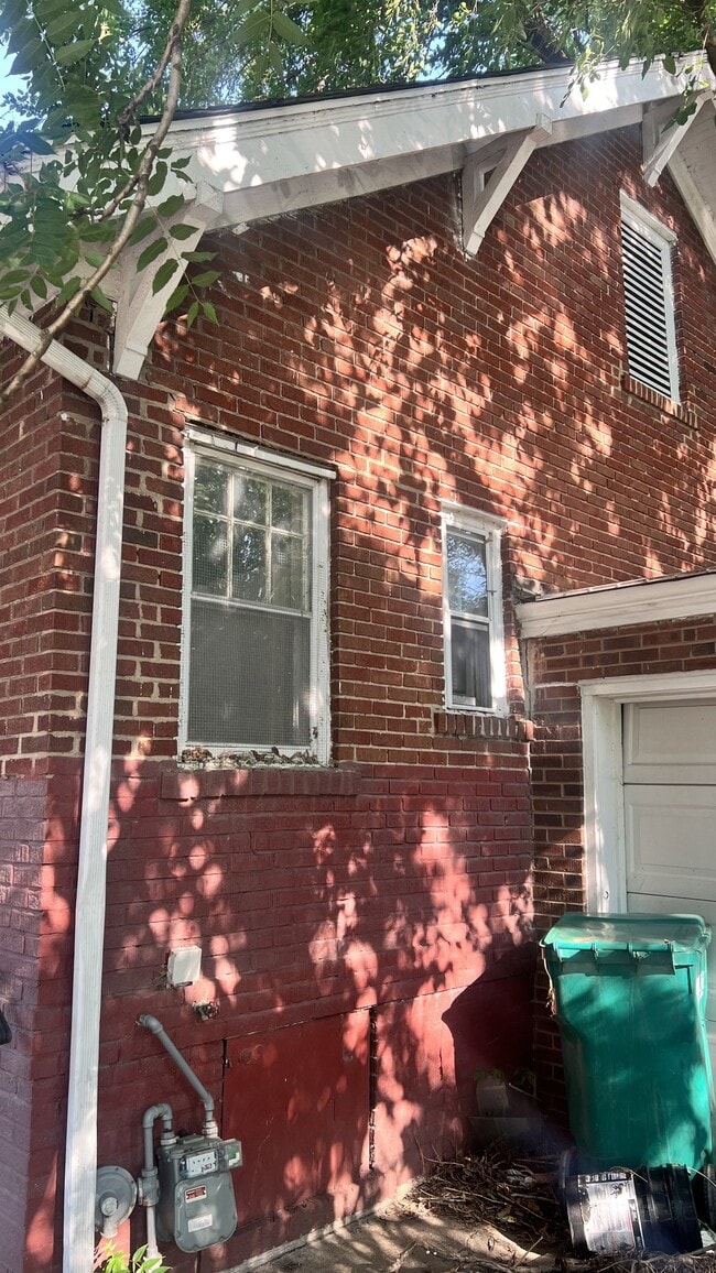 Photo - 231 W Grand Ave