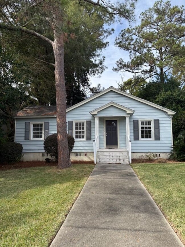 Building Photo - Commercial or Residential