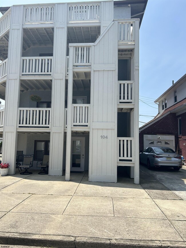 Building Photo - 104 S Frankfort Ave Unit 2 Rental