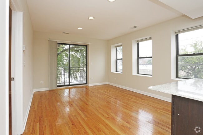 Lincoln Square Commons - 4759 N Maplewood Ave