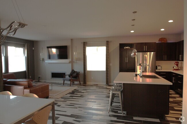 Building Photo - Beautiful Customized 3 Bed / 2.5 Bath Sing... Rental