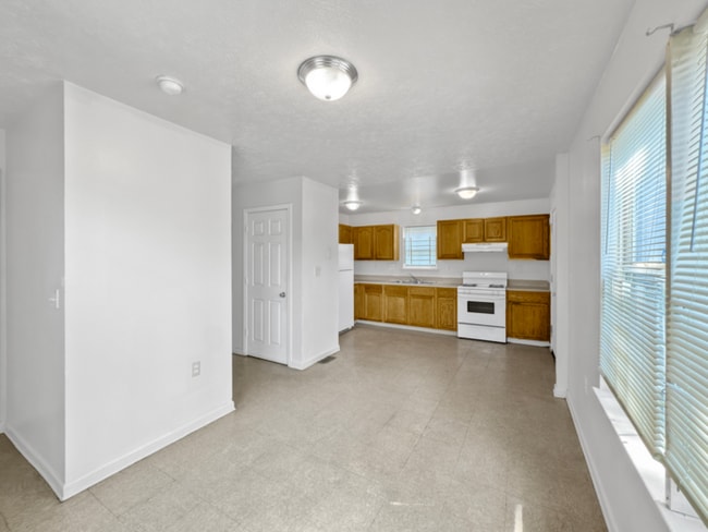 Building Photo - Charming 3 beds 2 baths in Cleveland! Rental