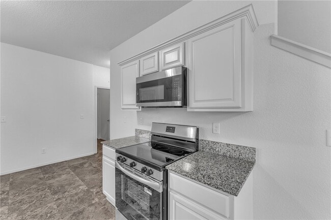 Building Photo - 4404 SW Gallatine Ave