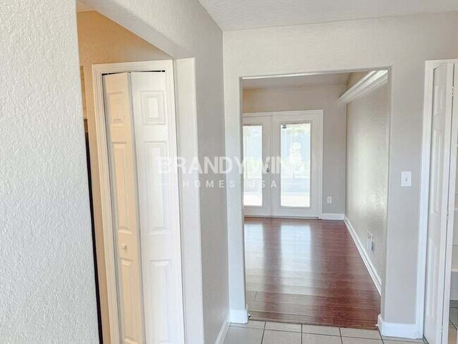 Photo - 220 Bonnie Glen Ln