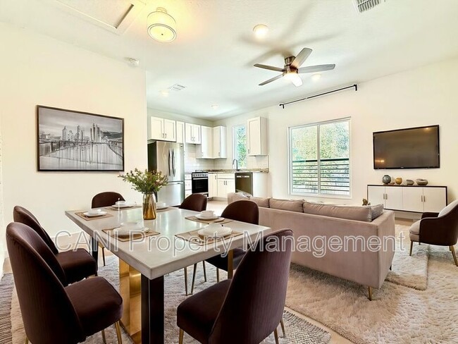 Photo - 728 Ellwood Ave Unit B