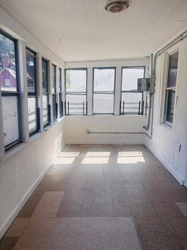 Photo - 33 Clinton Ave