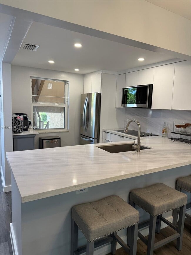 Photo - 1000 Country Club Dr Unit 309