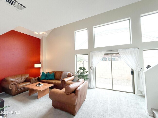 Photo - 2027 E University Dr