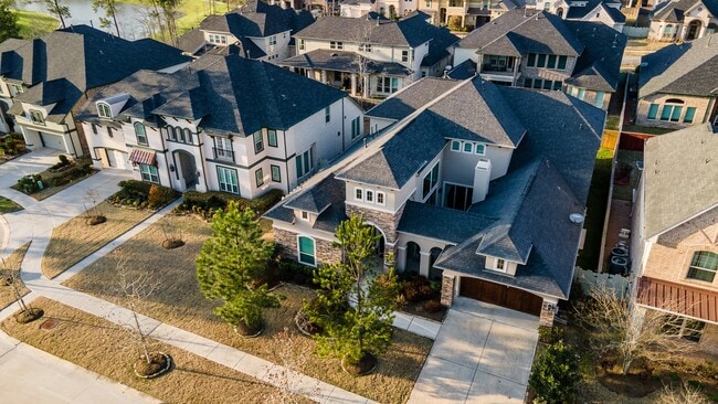 Photo - 10410 Southern Hawker