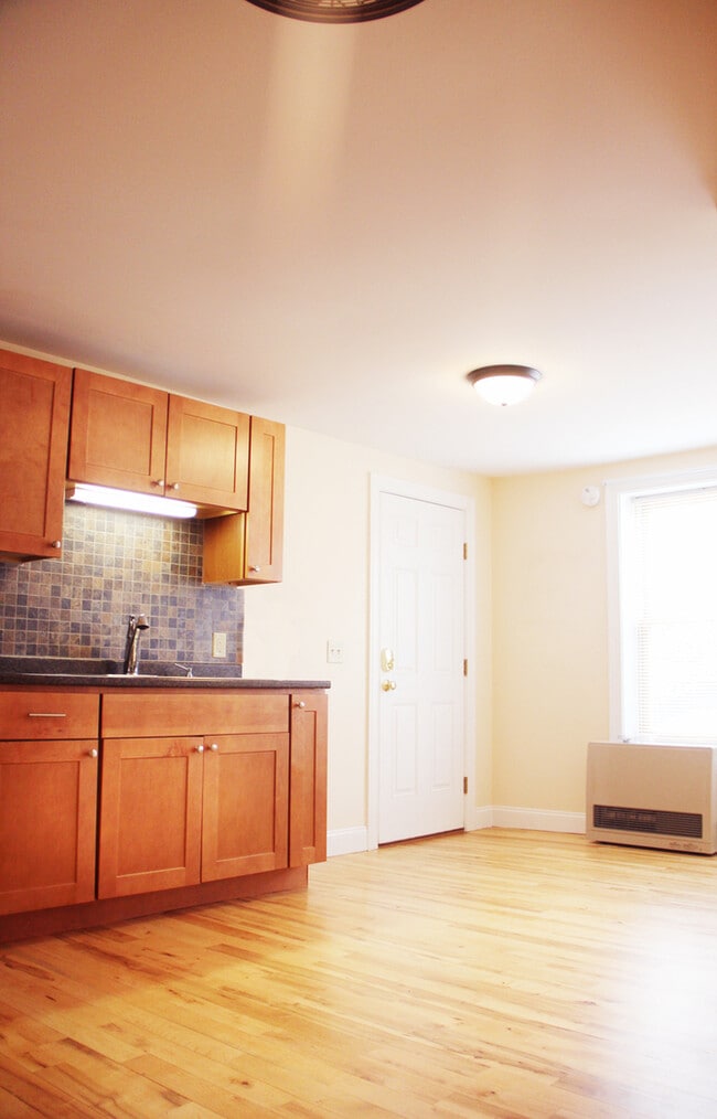 Photo - 155 Maple St Unit APT 1