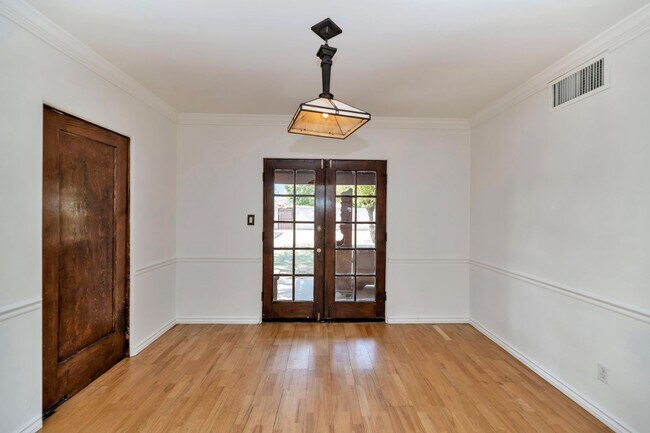 Photo - 315 W Virginia Ave