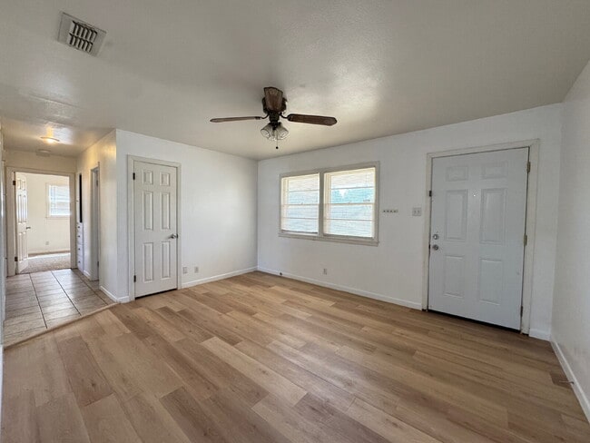 Photo - Cozy 2/1 Single-Family Home with Fresh Floors & 1-Car Garage