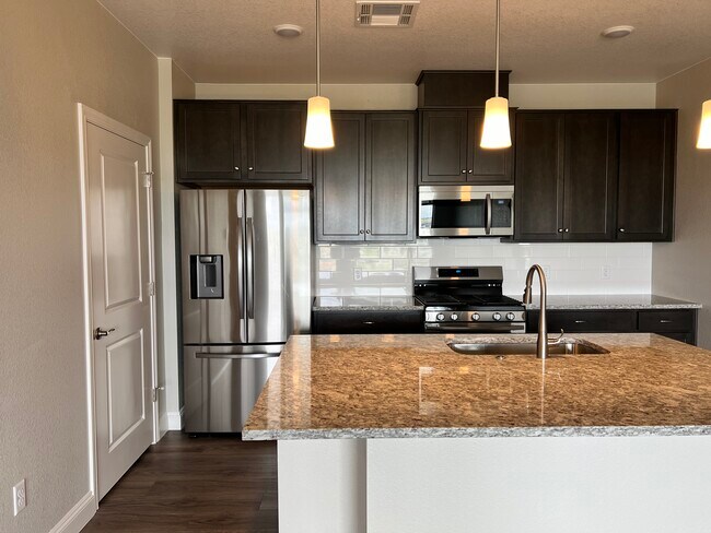 Photo - 16860 Askins Lp Unit 301
