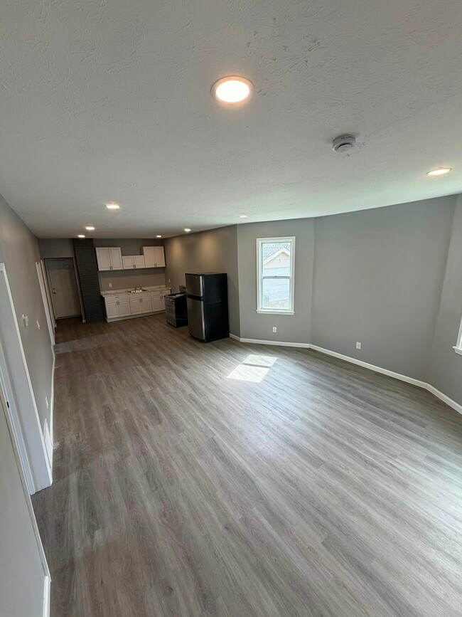 Photo - 3295 W 44th St