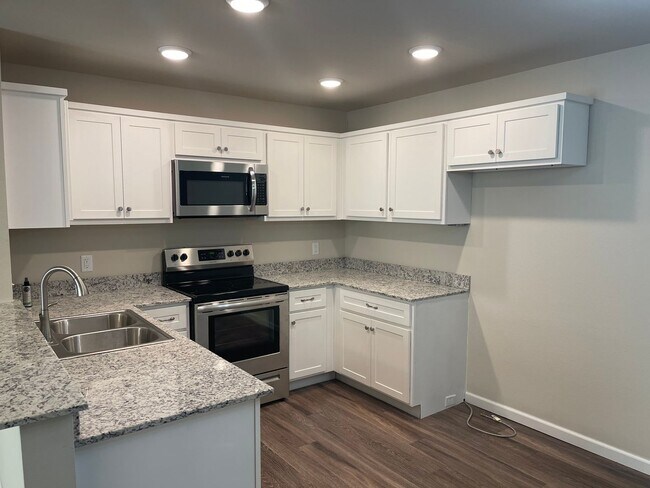 Photo - 3 bed, 2 bath, 2 car garage in Wagoner OK